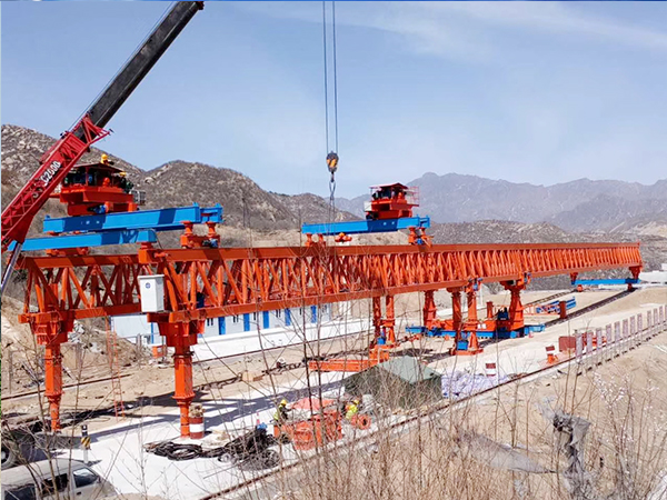 云南大理架橋機租賃廠家單主梁900噸架橋機