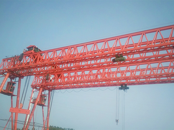 云南昭通龍門吊租賃廠家生產120噸提梁機