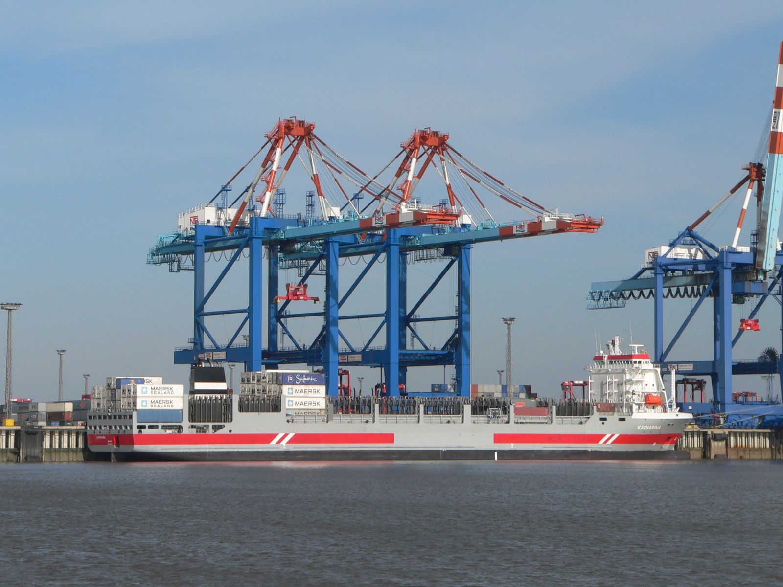 遼寧大連唐山集裝箱裝卸橋廠家終生服務(wù)