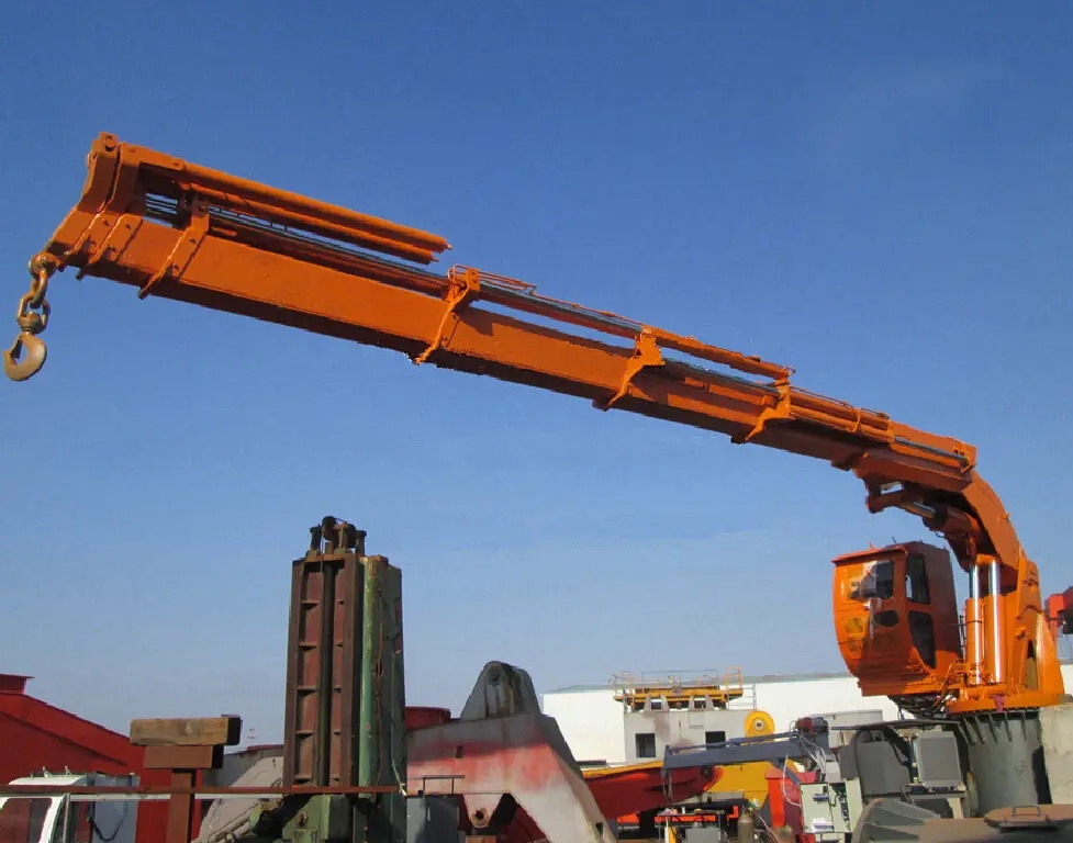 廣西來(lái)賓甲板起重機(jī)廠家起重機(jī)操作注意事項(xiàng)