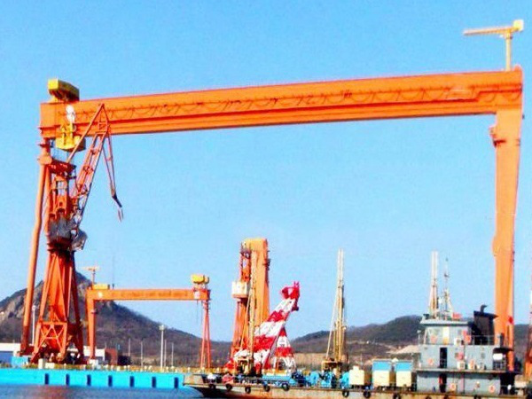 廣東湛江造船門式起重機廠家造船門式起重機運行機構部件組成