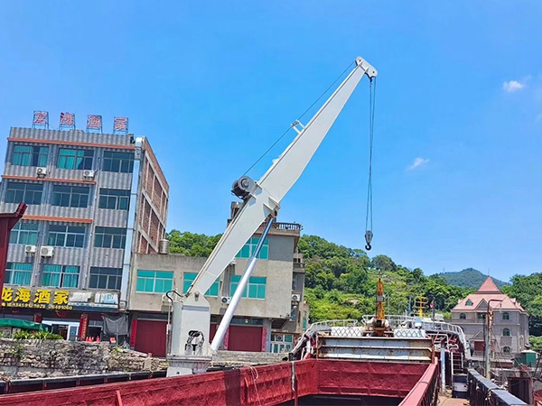 山東營口甲板起重機廠家回轉式甲板起重機靈活高效全向作業